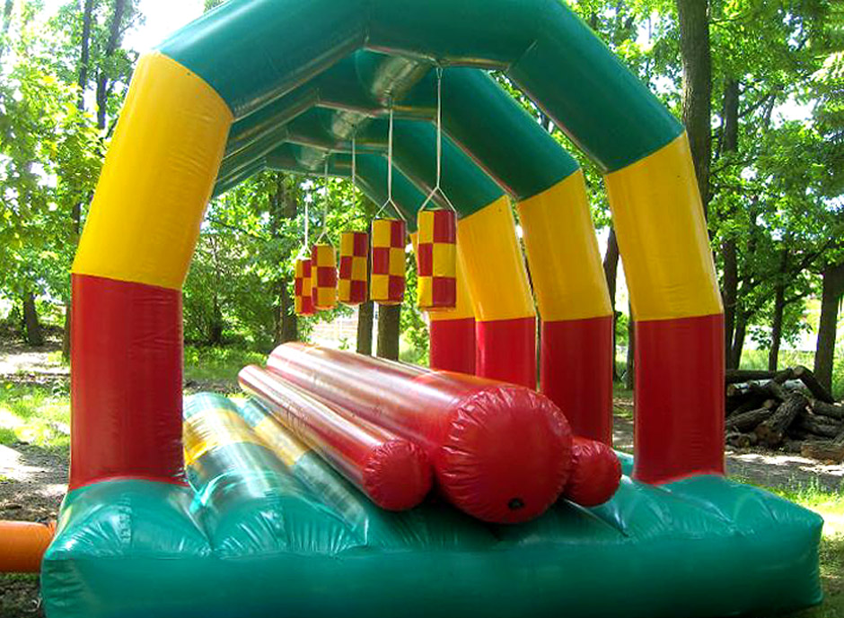 Надувной аттракцион Бревно