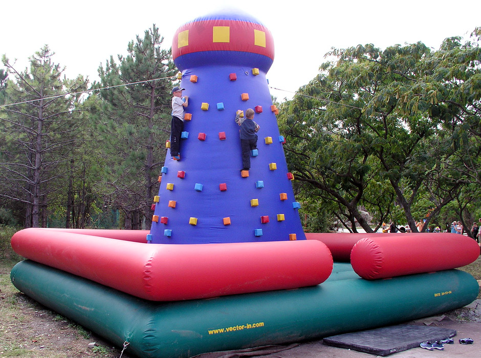 Надувная башня