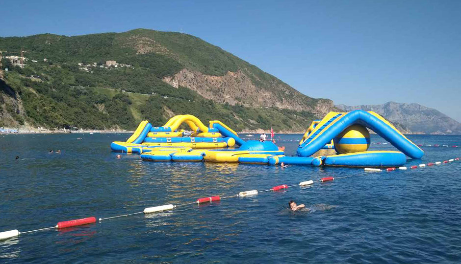 Inflatable water attraction Water city